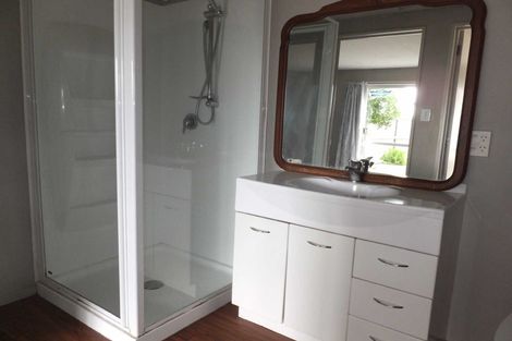 Photo of property in 327 Riccarton Road, Upper Riccarton, Christchurch, 8041