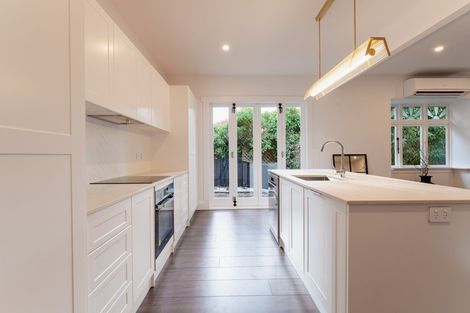 Photo of property in 104 Forbury Road, Saint Clair, Dunedin, 9012