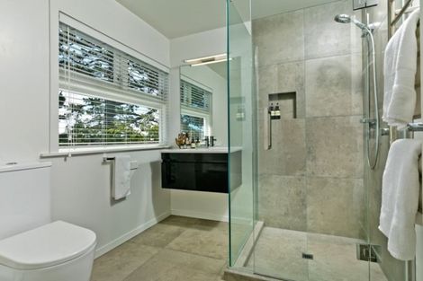 Photo of property in 1a Ferry Parade, Herald Island, Auckland, 0618