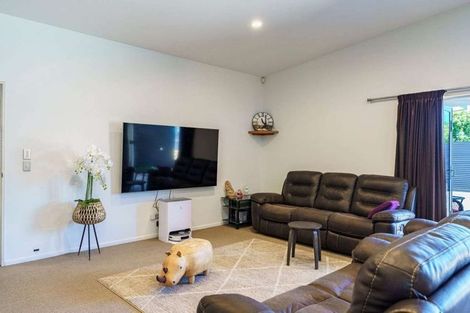 Photo of property in 7a Chester Place, Taradale, Napier, 4112