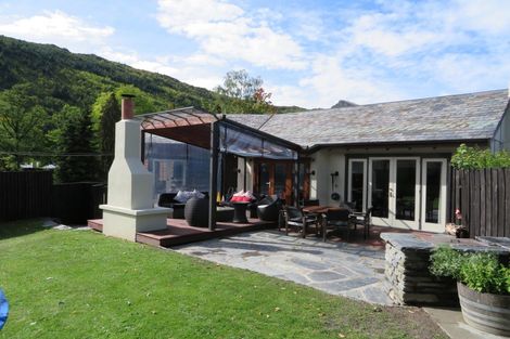 Photo of property in 6 Cardigan Street, Arrowtown, 9302