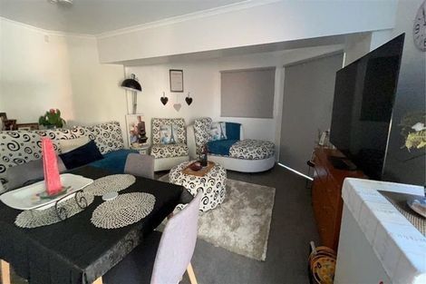 Photo of property in 54 Redoubt Road, Clover Park, Auckland, 2105