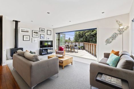 Photo of property in 4 Pinnacle Street, Seatoun, Wellington, 6022