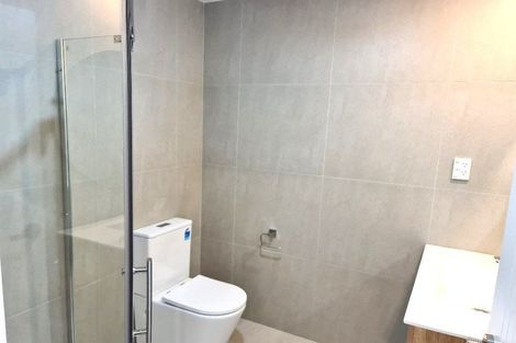 Photo of property in 2/28 Ludlow Terrace, Totara Vale, Auckland, 0627