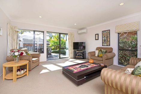 Photo of property in 3/6 Marbeth Court, Botany Downs, Auckland, 2010