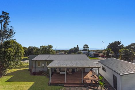 Photo of property in 1 Western Close, Matata, Whakatane, 3194