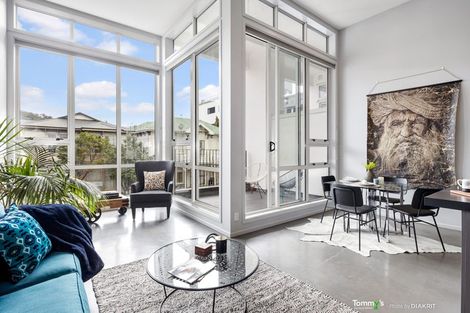 Photo of property in Stadium Garden Flats, 104/107 Thorndon Quay, Pipitea, Wellington, 6011