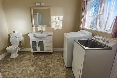 Photo of property in 1 Rubens Lane, West Harbour, Auckland, 0618