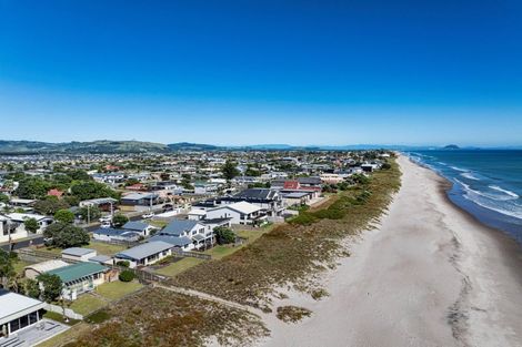 Photo of property in 91 Karewa Parade, Papamoa Beach, Papamoa, 3118