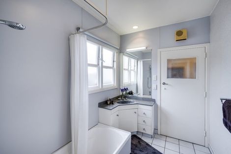 Photo of property in 1009 Caroline Road, Mayfair, Hastings, 4122