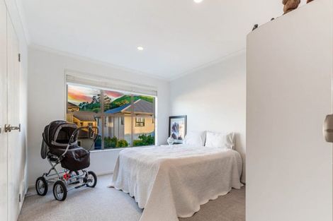 Photo of property in 16 Purchas Hill Drive, Stonefields, Auckland, 1072