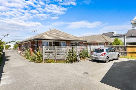 Photo of property in 2/27 Hills Road, Edgeware, Christchurch, 8013