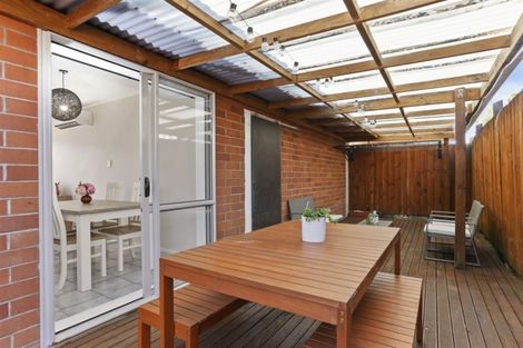 Photo of property in 2/17 Islington Avenue, New Lynn, Auckland, 0600