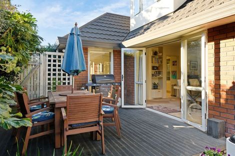 Photo of property in 3a Hadlow Place, Burnside, Christchurch, 8041