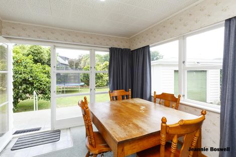 Photo of property in 43 Elmira Avenue, Hokowhitu, Palmerston North, 4410