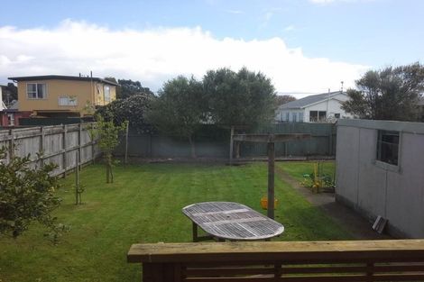 Photo of property in 52 Wallace Place, Westown, New Plymouth, 4310