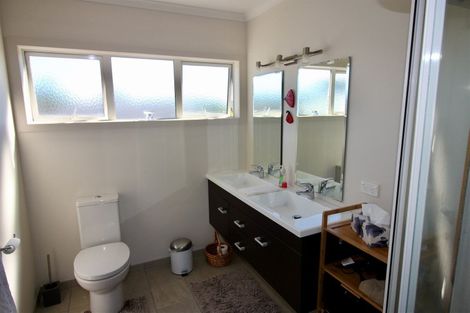 Photo of property in 16 Aquila Drive, Whitianga, 3510