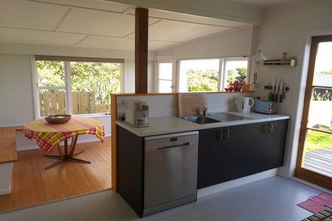 Photo of property in 84 Raumati Road, Raumati Beach, Paraparaumu, 5032