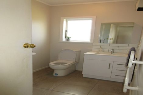Photo of property in 1 Te Kupe Road, Paraparaumu Beach, Paraparaumu, 5032