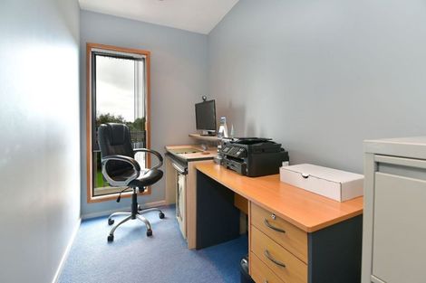 Photo of property in 70 Waiora Road, Stanmore Bay, Whangaparaoa, 0932