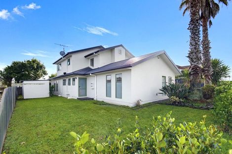 Photo of property in 6 Chadlington Avenue, Henderson, Auckland, 0612