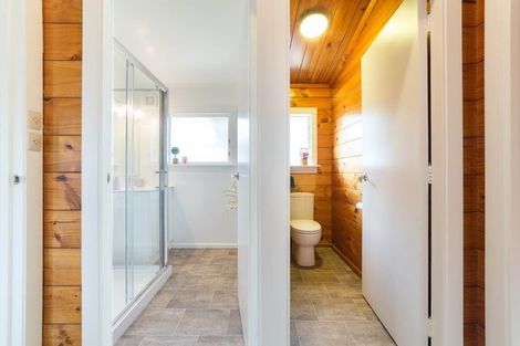 Photo of property in 2/15 Selwyn Crescent, Forrest Hill, Auckland, 0620