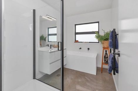 Photo of property in 7 Olney Court, One Tree Point, 0118