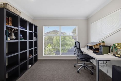 Photo of property in 6 Chadlington Avenue, Henderson, Auckland, 0612