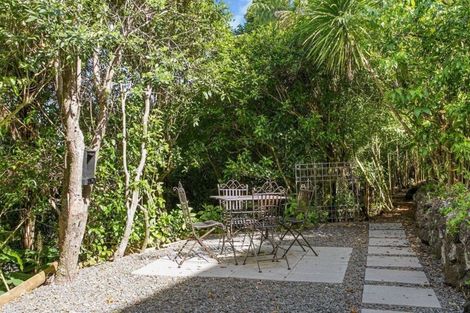 Photo of property in 27 Takahe Road, Titirangi, Auckland, 0604