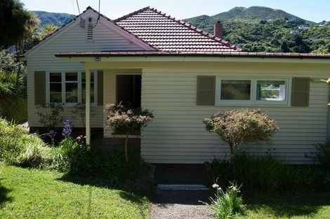 Photo of property in 18 Trelissick Crescent, Ngaio, Wellington, 6035