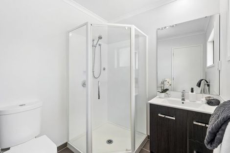 Photo of property in 33 Mural Place, Greenhithe, Auckland, 0632