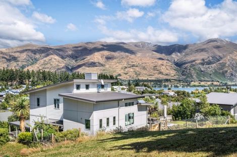 Photo of property in 9 Trevathan Lane, Wanaka, 9305