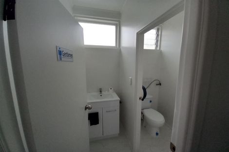 Photo of property in 1/108 Lincoln Road, Henderson, Auckland, 0610