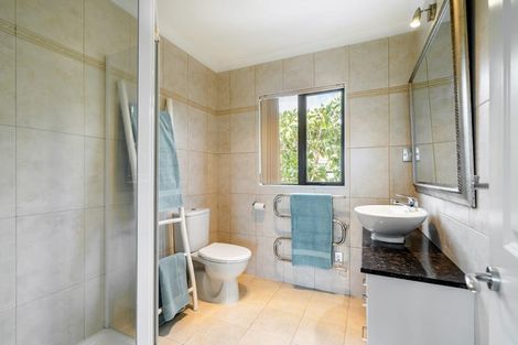 Photo of property in 8a Lupetti Rise, West Harbour, Auckland, 0618