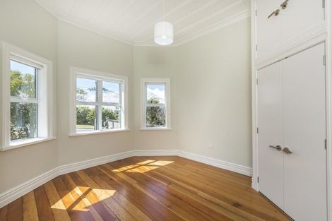 Photo of property in 1/1 Balmain Road, Birkenhead, Auckland, 0626