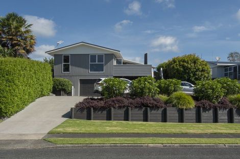 Photo of property in 60 Esmeralda Street, Welcome Bay, Tauranga, 3112