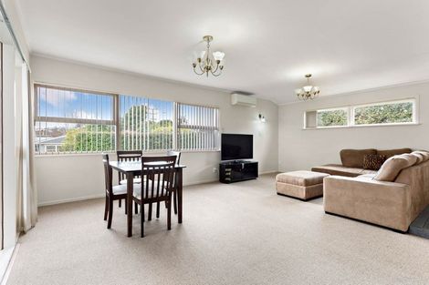 Photo of property in 1/58 Pupuke Road, Hillcrest, Auckland, 0627