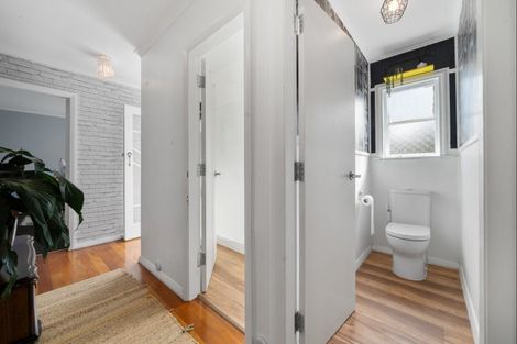 Photo of property in 2/5 Tokomaru Street, Welbourn, New Plymouth, 4312