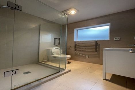 Photo of property in 78 Rising Parade, Fairview Heights, Auckland, 0632