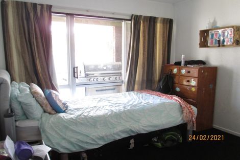 Photo of property in 236 Triangle Road, Massey, Auckland, 0614