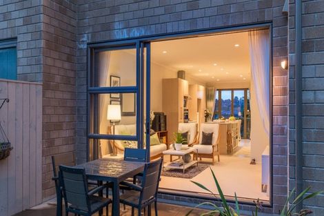 Photo of property in 24 Purchas Hill Drive, Stonefields, Auckland, 1072