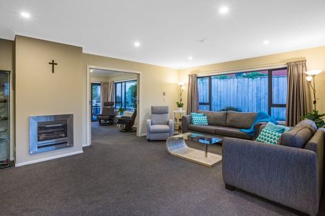 Photo of property in 80 Aotea Drive, Aotea, Porirua, 5024