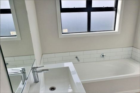 Photo of property in 51 Buddle Road, Wallaceville, Upper Hutt, 5018