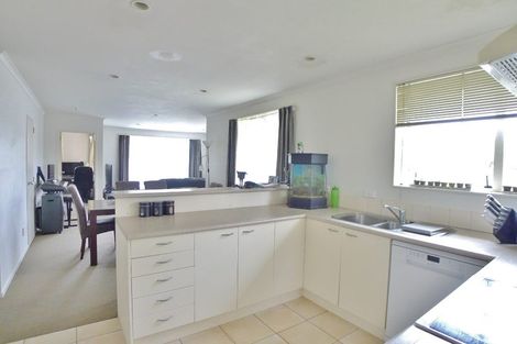 Photo of property in 2/12 Bowater Place, Manurewa, Auckland, 2102