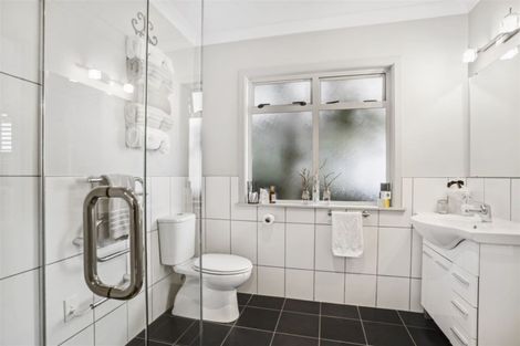 Photo of property in 12 Oakdale Road, Mount Roskill, Auckland, 1041