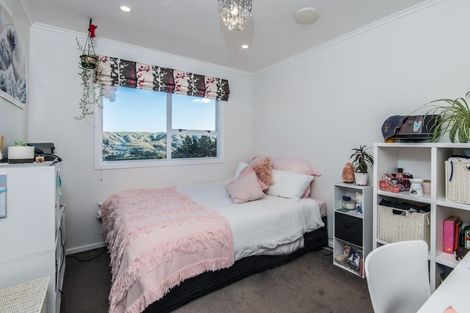 Photo of property in 6 Trinidad Crescent, Grenada Village, Wellington, 6037