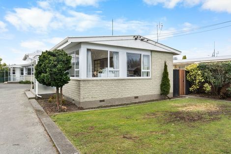 Photo of property in 1/33 Prestons Road, Redwood, Christchurch, 8051