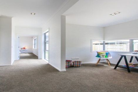 Photo of property in 12 Stewart Crescent, Hokowhitu, Palmerston North, 4410