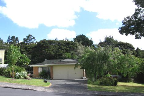 Photo of property in 9 Eugen Place, Bayview, Auckland, 0629