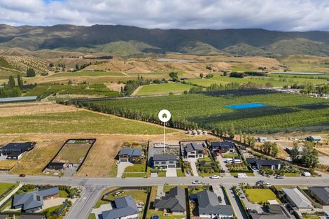 Photo of property in 71 Stratford Drive, Mount Pisa, Cromwell, 9383